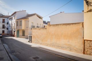Terreny residencial a Centro. Invierte en el corazón de antequera! solar con gran potencial pa
