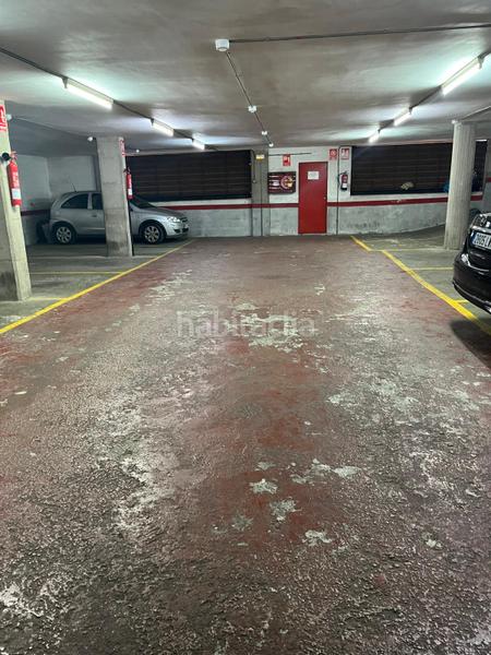 Foto b6664fe3-9866-4cfa-9e6f-dff9d1640c08. Parking voiture dans Prosperitat Barcelona