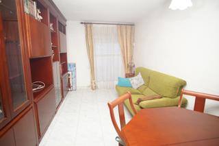 Appartement à Ciutat Meridiana. Piso en buen estado en ciutat meridiana