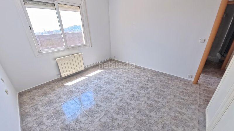 Foto 13d0bb15-89bd-4f59-a9a9-0ae2c6238f4e. Àtic amb calefacció a Roquetes Barcelona