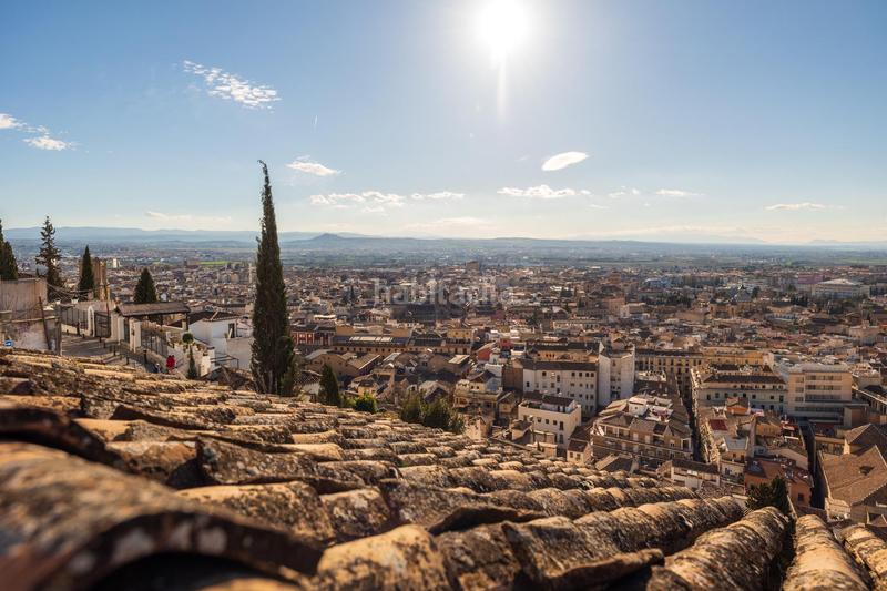 Foto 6dfbbd86-73bc-4bc7-ae27-63f6b31dbc89. Casa adosada se ofrece a la venta una extraordinaria casa en uno de los sitios más emblemáticos en Granada