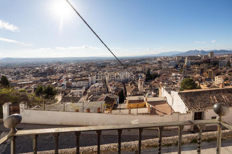 Foto f8d2fb48-f215-4aea-ad65-7b527d78ccd3. Casa adosada se ofrece a la venta una extraordinaria casa en uno de los sitios más emblemáticos en Granada