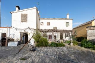 Country house  Extrarradio. Casa cortijo con parcela rstica de riego