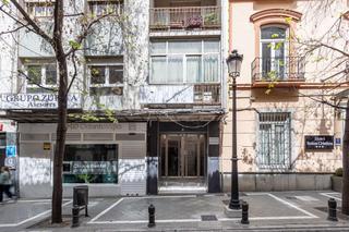 Flat  Calle tablas. Magnfico piso de 200 m ubicado junto a plaza trinidad ideal par
