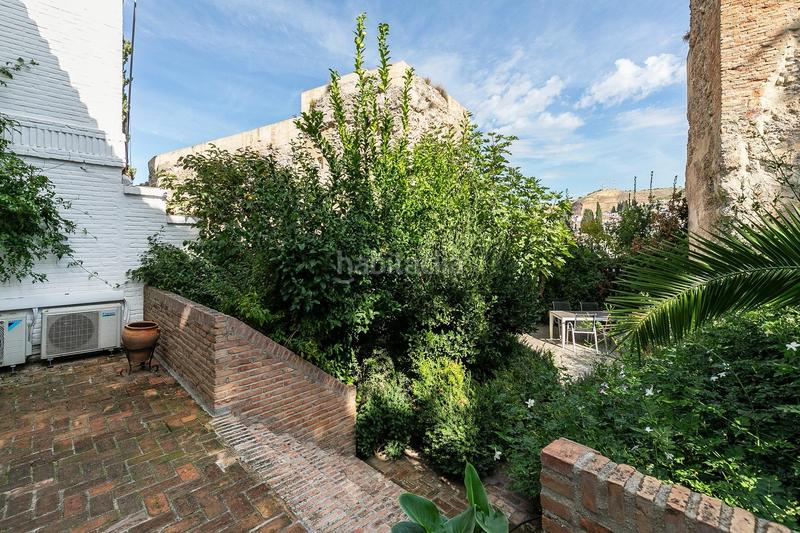 Foto 3038d163-2355-4fd0-ba31-eed38d6533c2. Chalet carmen en el corazón del albaycin con cochera en Granada