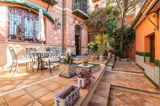 House  Paseo de las palmas. Casa en paseo de las palmas  familia o inversores