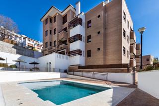 Affitto Appartamento in Camino de los Neveros - Serrallo. Fantástico apartamento en urbanización cerrada con piscina.