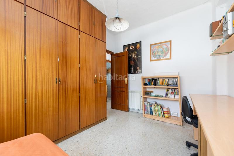 Foto a66809a2-7d4f-4838-af6f-c90df15a9a11. Piso fantástico piso junto instituto astrofísica en Granada
