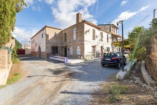 Masia a Gr-3209. Casa cortijo en plena ciudad