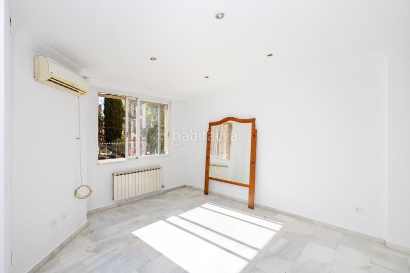 Foto 105bf424-ffd3-4ff8-a96b-2cb29cf148b9. Casa adossada amb aparcament a Poniente Armilla