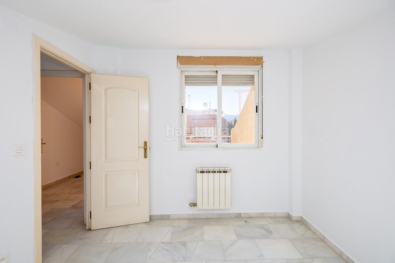 Foto 52398592-8ccf-4dec-aad8-86d64209d6f8. Casa adossada amb aparcament a Poniente Armilla