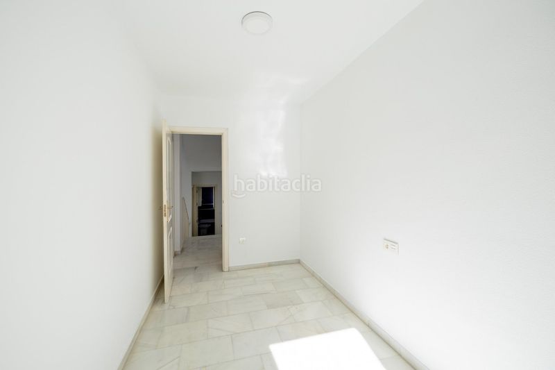 Foto f39f9014-cc8e-442f-b1b9-4128240de378. Casa adossada amb aparcament a Poniente Armilla