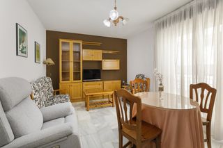 Appartamento  Calle santo tomás de villanueva. Inversión segura en granada piso exterior y luminoso en zona hip
