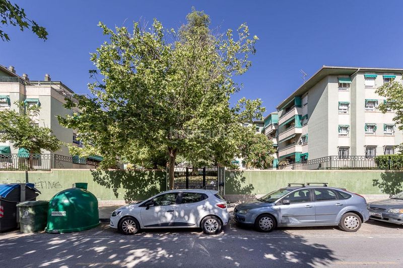Foto 03865148-f888-4d34-95f8-01f005d0ade7. Pis amb calefacció aparcament a Cervantes Granada