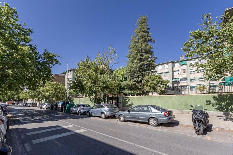 Foto 96c709a1-0b9e-4946-be18-d3368a0ed2e4. Pis amb calefacció aparcament a Cervantes Granada