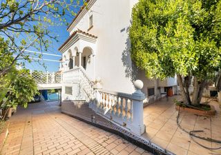 Casa adosada en Peligros. Estupenda vivienda unifamiliar pareada en monteluz peligros
