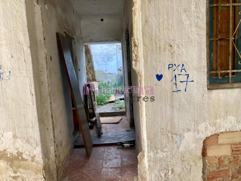 Foto 2d290b30-0503-494d-897f-e2dfb3edfe8e. Terreno residencial venta de solar ! en El Alborgí Paterna