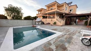 Xalet  Avenida del vigia. Chalet en segunda lnea con piscina en mazagn