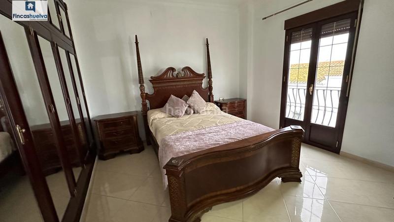 Foto 4ca1da6d-e921-43c2-b10a-5085164b0a4a. Casa amb aparcament a Moguer