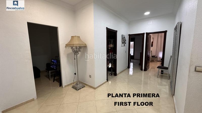 Foto 5bda4a80-f734-4698-ab11-a9af6cdc3724. Casa amb aparcament a Moguer