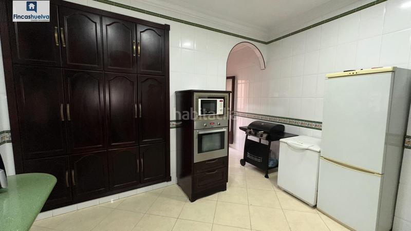 Foto 6f1cae10-a631-406b-9c9d-e2d33602ac05. Casa amb aparcament a Moguer