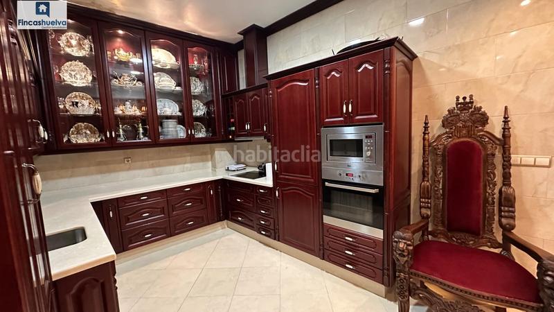 Foto 93168a7f-eb65-4ea1-a30b-9c34950c7dbd. Casa amb aparcament a Moguer