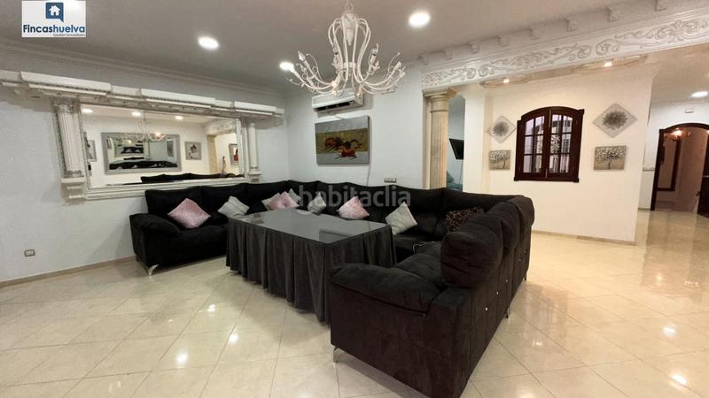 Foto 9e8f03e6-9803-4206-8c3c-4e4ab198a835. Casa amb aparcament a Moguer