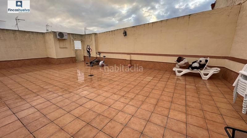 Foto a6aeb88c-e8ae-4726-8151-71a996a18cd5. Casa amb aparcament a Moguer