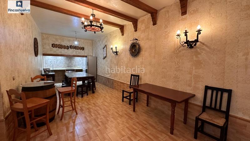 Foto b4cd5726-c7d3-4a84-8079-fda6793dc291. Casa amb aparcament a Moguer