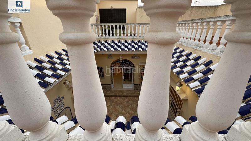 Foto c41abd4d-902f-4b0b-b4d1-71aa46aa96bf. Casa amb aparcament a Moguer