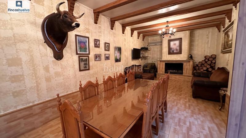 Foto ca9c66f5-3ae7-4639-abd9-2409edc8ee00. Casa amb aparcament a Moguer