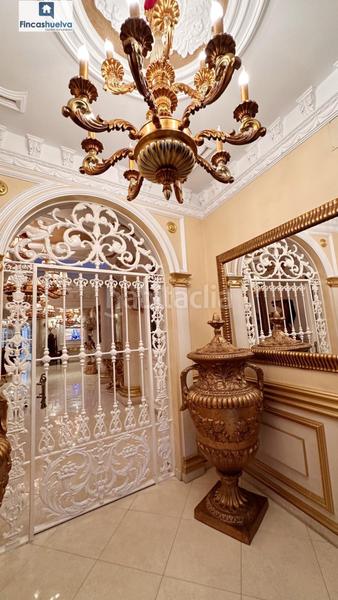 Foto f447dbfa-b358-4874-baa7-f087200e9c94. Casa amb aparcament a Moguer