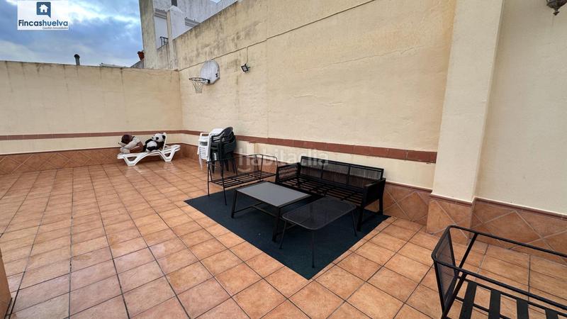 Foto fa52648b-8932-4b4f-a317-e1a5076af87b. Casa amb aparcament a Moguer