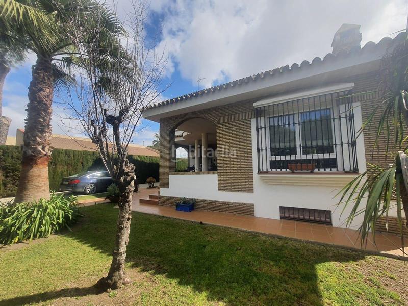 Foto c4a5984b-325e-4c15-b6e9-1a9c091bc712. Chalet with parking pool in Dehesa - Monacilla Aljaraque