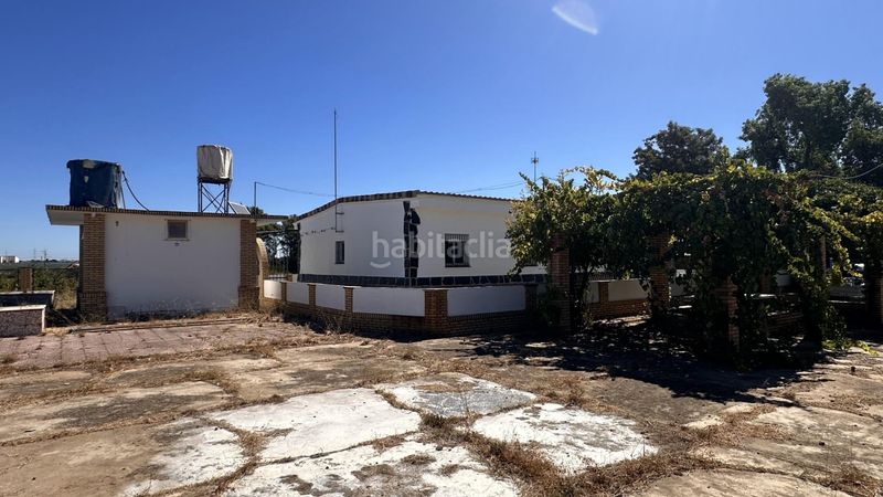 Foto 2bf90fa6-3576-4d88-b673-97ed54c6ec30. Masia amb aparcament piscina a Gibraleón