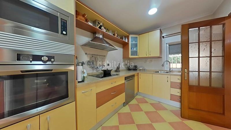 Foto 779ffdba-1515-40ec-bc89-c7609cec66b2. Maison jumelée avec chauffage parking dans Urbadiez - Entrepuentes Sevilla