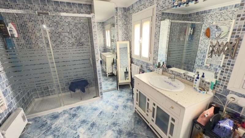 Foto 7ed338ef-8ae9-45e2-8dfe-1acb3d2d2cfb. Maison jumelée avec chauffage parking dans Urbadiez - Entrepuentes Sevilla