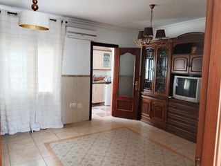 Location Maison jumelée à Nuevo Parque - Los Rosales - Tráfico Pesado. Casa de planta baja en barriada josé antonio huelva