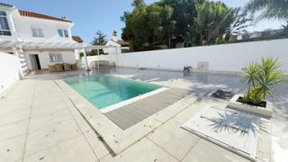 Maison jumelée à Urbasur. Espectacular pareado en isla cristina  urbasur con piscina y par