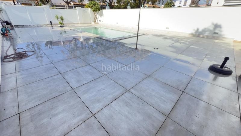 Foto ae6e63f6-d4fa-41f9-a43a-3b2e290a012d. Towny house with parking pool in Urbasur Islantilla