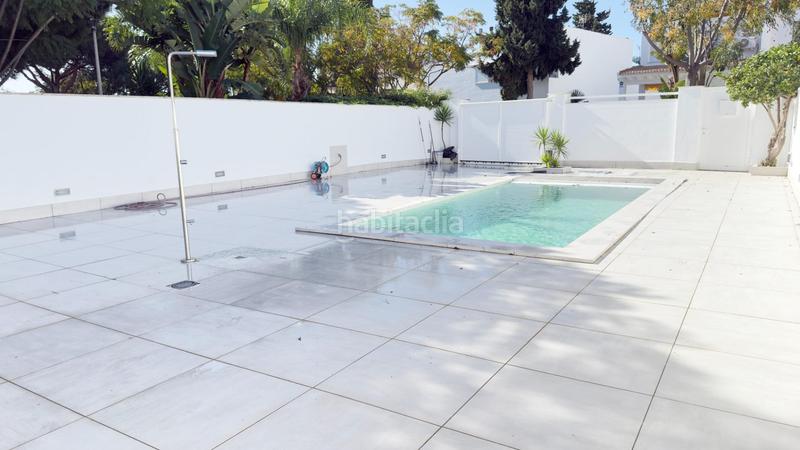 Foto b0a52f76-94c0-41aa-9df9-8800743b717e. Towny house with parking pool in Urbasur Islantilla