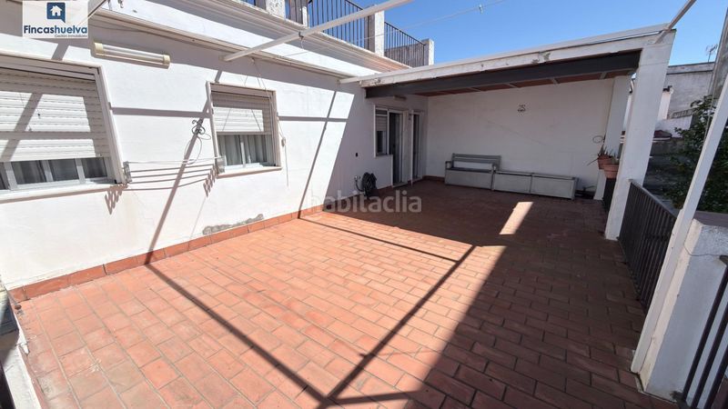 Foto a5bf6523-e7f6-47d1-9df8-af22d699f555. Casa adossada amb aparcament a Palos de la Frontera