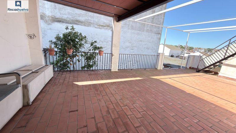 Foto ed924bd2-0d98-4426-b358-82f2fcef2cf4. Casa adossada amb aparcament a Palos de la Frontera
