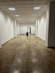 Lloguer Local Comercial a Centro. Alquiler local centro