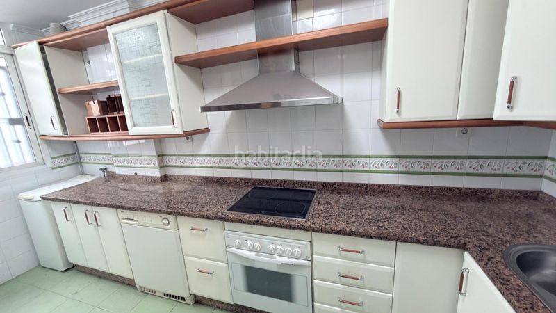 Foto a4c184d1-ce4f-4ec2-85b0-77ea781ba867. Pis amb aparcament a Centro Huelva