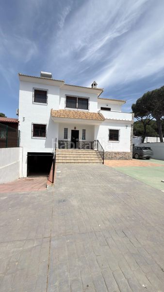 Foto cae24899-82de-403a-8dbf-578a23fbd570. Casa aparellada amb aparcament piscina a Mazagón