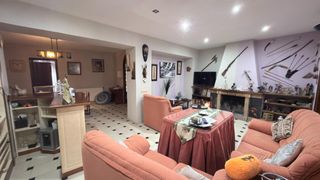 Building in Cortegana. Hostal y vivienda en venta en cortegana huelva