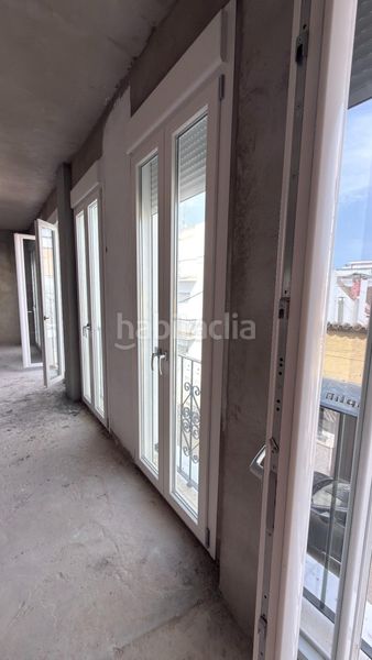 Foto 0b8d0728-07a6-4614-8eb4-4602a34bc397. Edificio  en construcción en el centro huelva en Lepe