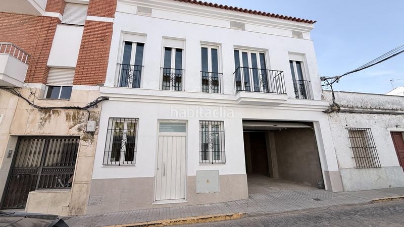 Foto e5b0d1f6-20cc-4e91-8f7d-301660a9ab06. Edificio  en construcción en el centro huelva en Lepe