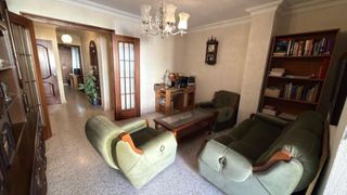 Etagenwohnung in Las Torres - Guadalupe. Estupendo piso en isla chica